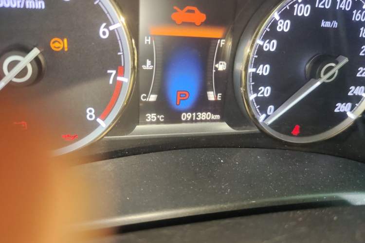 Used Honda Spirior 2015 2.0L Prestige Edition Odometer Close Up