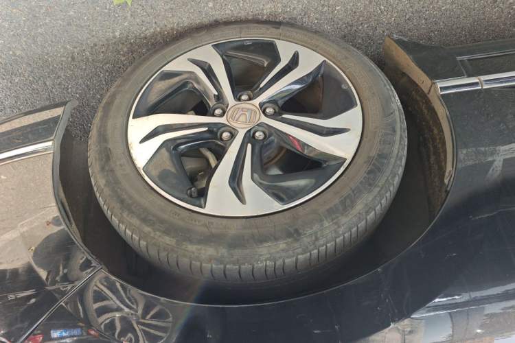 Used Honda Spirior 2015 2.4L Luxury Edition Right Front Wheel Hub