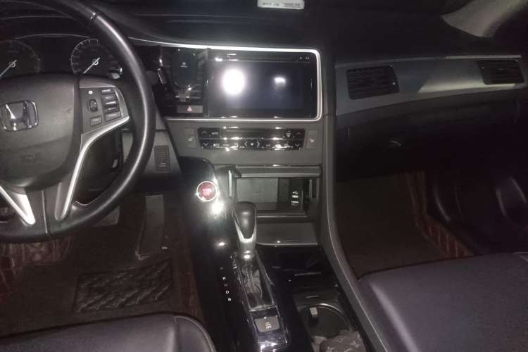 Used Honda Spirior 2015 2.4L Prestige Edition Center Console