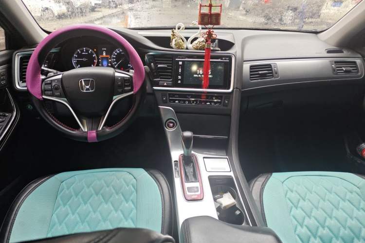 Used Honda Spirior 2015 2.4L Prestige Edition Center Console