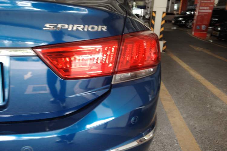Used Honda Spirior 2015 2.4L Luxury Edition Exterior 6