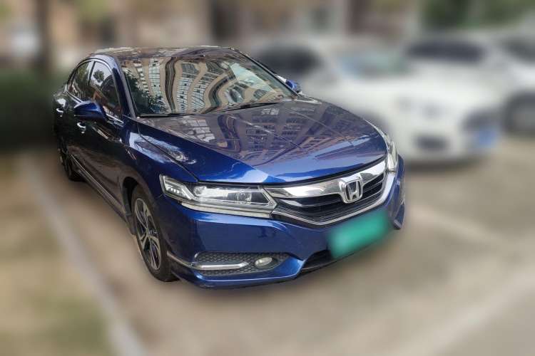 Used Honda Spirior 2015 2.4L Luxury Edition Front Right 45 Deg