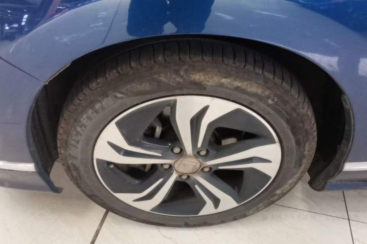 Used Honda Spirior 2015 2.4L Luxury Edition Left Front Wheel Hub