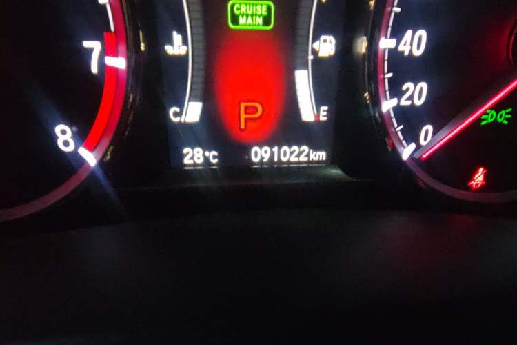 Used Honda Spirior 2015 2.4L Si Odometer Close Up