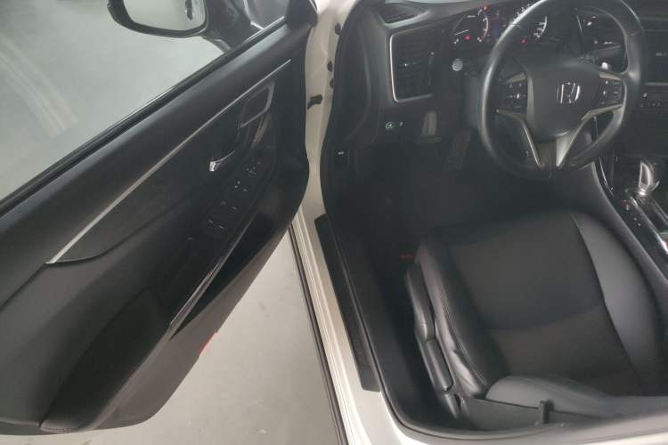 Used Honda Spirior 2015 2.0L Luxury Edition Driver Seat