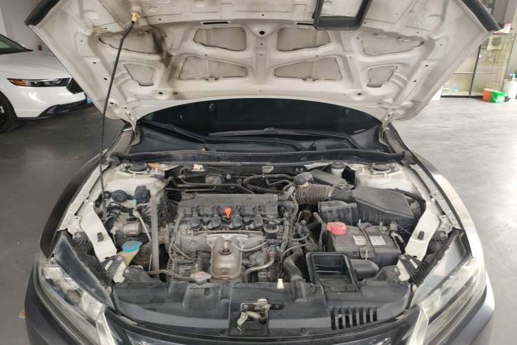 Used Honda Spirior 2015 2.0L Luxury Edition Engine Bay