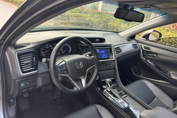 Used Honda Spirior 2015 2.0L Collector's Edition Interior 10