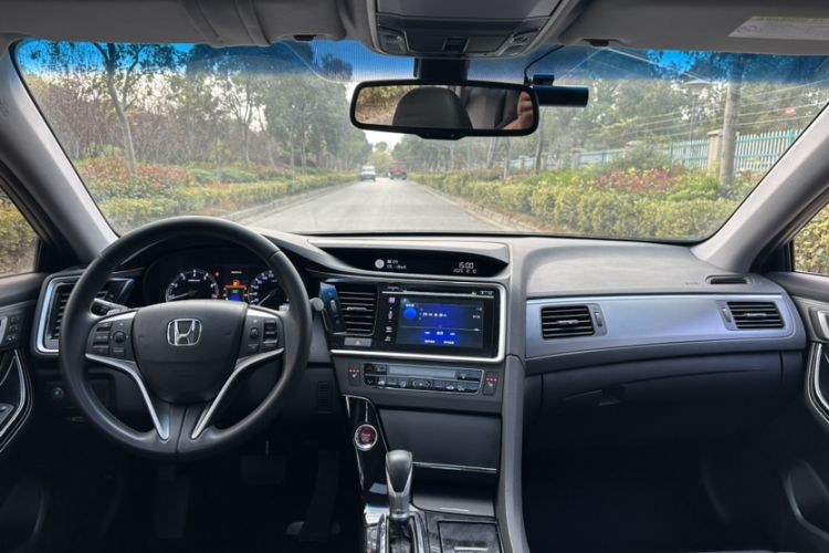Used Honda Spirior 2015 2.0L Collector's Edition Interior 5