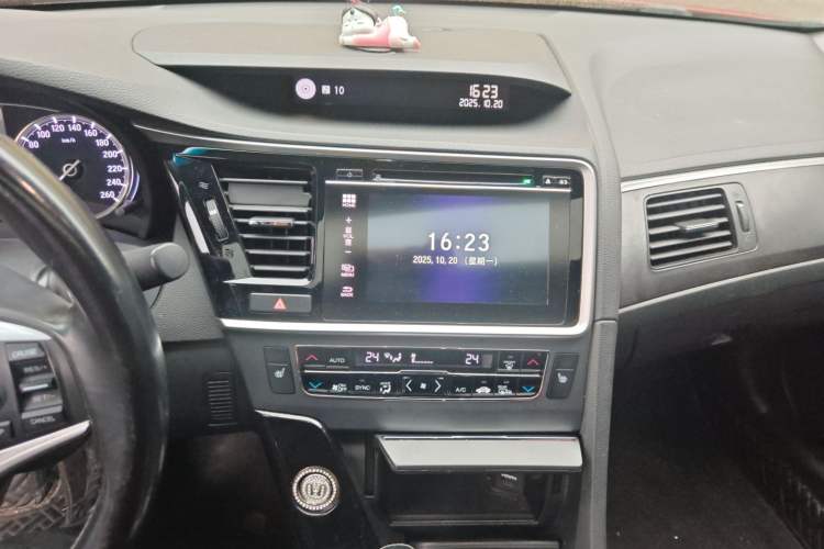 Used Honda Spirior 2015 2.0L Collector's Edition Audio And AC Panel