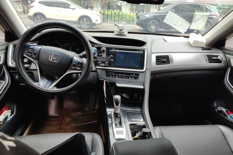 Used Honda Spirior 2015 2.0L Prestige Edition Center Console