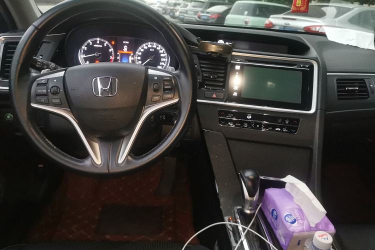 Used Honda Spirior 2015 2.0L Prestige Edition Center Console
