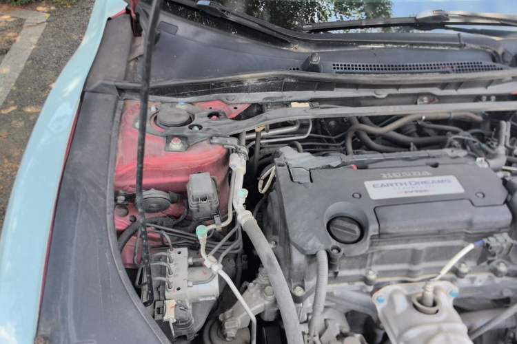 Used Honda Spirior 2015 2.4L Si Engine Bay Right