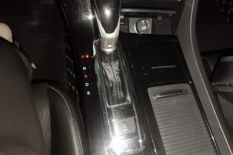 Used Honda Spirior 2015 2.0L Prestige Edition Gear Lever