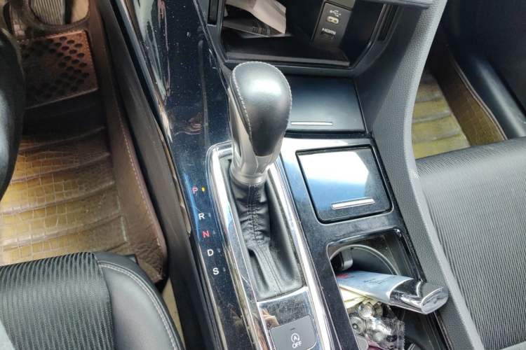 Used Honda Spirior 2015 2.0L Prestige Edition Gear Lever