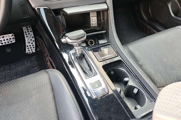 Used Honda Spirior 2015 2.0L Prestige Edition Gear Lever