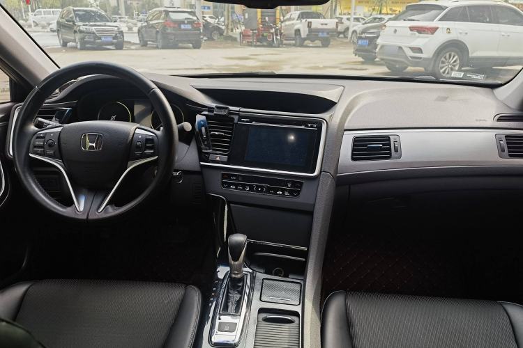 Used Honda Spirior 2015 2.0L Prestige Edition Interior 1