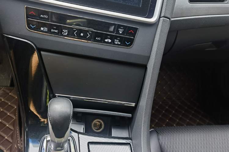 Used Honda Spirior 2015 2.0L Prestige Edition Interior 3