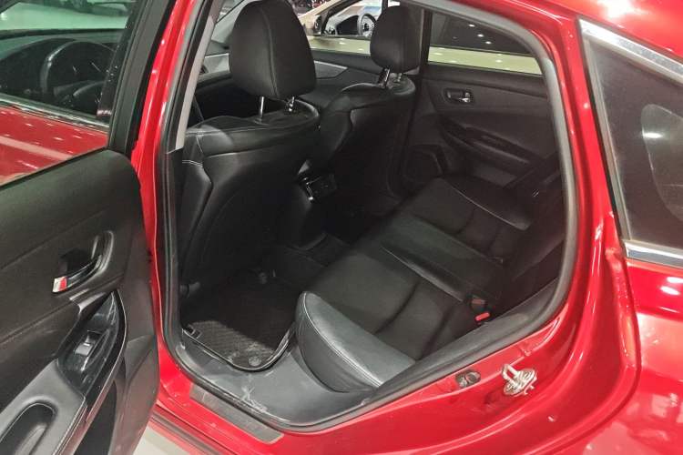 Used Honda Spirior 2015 2.0L Prestige Edition Interior 4