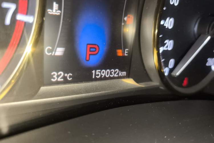 Used Honda Spirior 2015 2.0L Prestige Edition Odometer Close Up