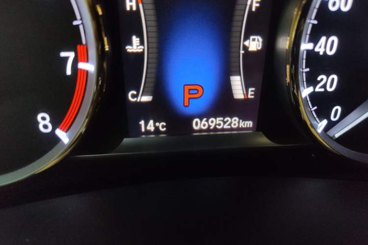 Used Honda Spirior 2015 2.4L Prestige Edition Odometer Close Up