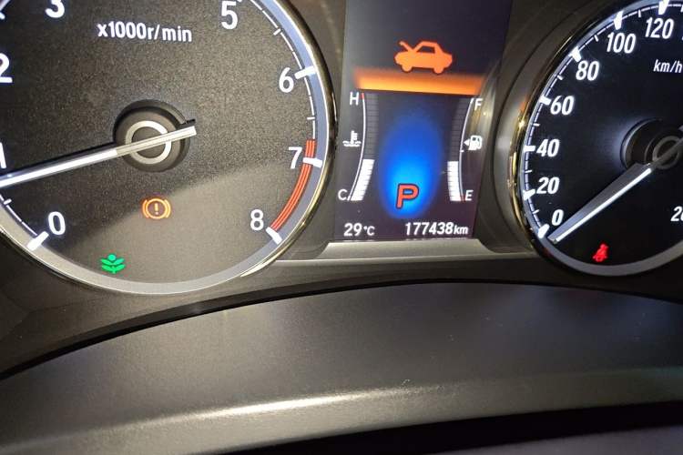 Used Honda Spirior 2015 2.0L Prestige Edition Odometer Close Up