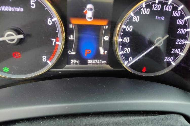 Used Honda Spirior 2015 2.0L Prestige Edition Odometer Close Up