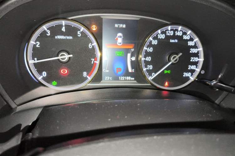 Used Honda Spirior 2015 2.0L Prestige Edition Odometer Close Up