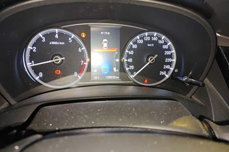 Used Honda Spirior 2015 2.0L Prestige Edition Odometer Close Up