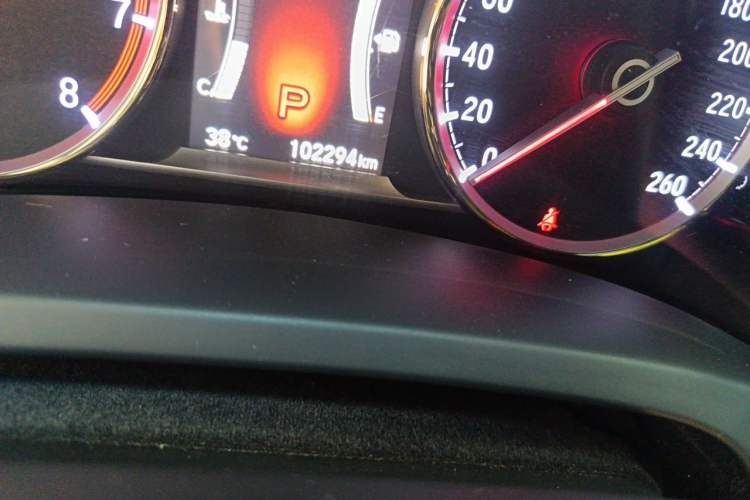Used Honda Spirior 2015 2.4L Si Odometer Close Up