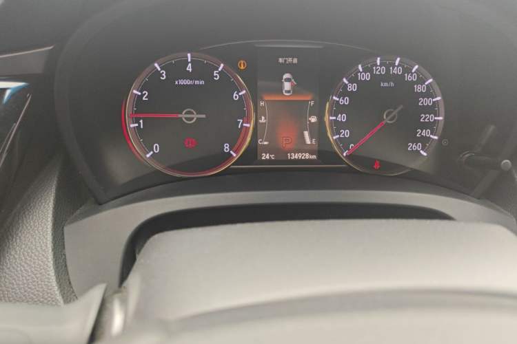 Used Honda Spirior 2015 2.4L Si Odometer Close Up