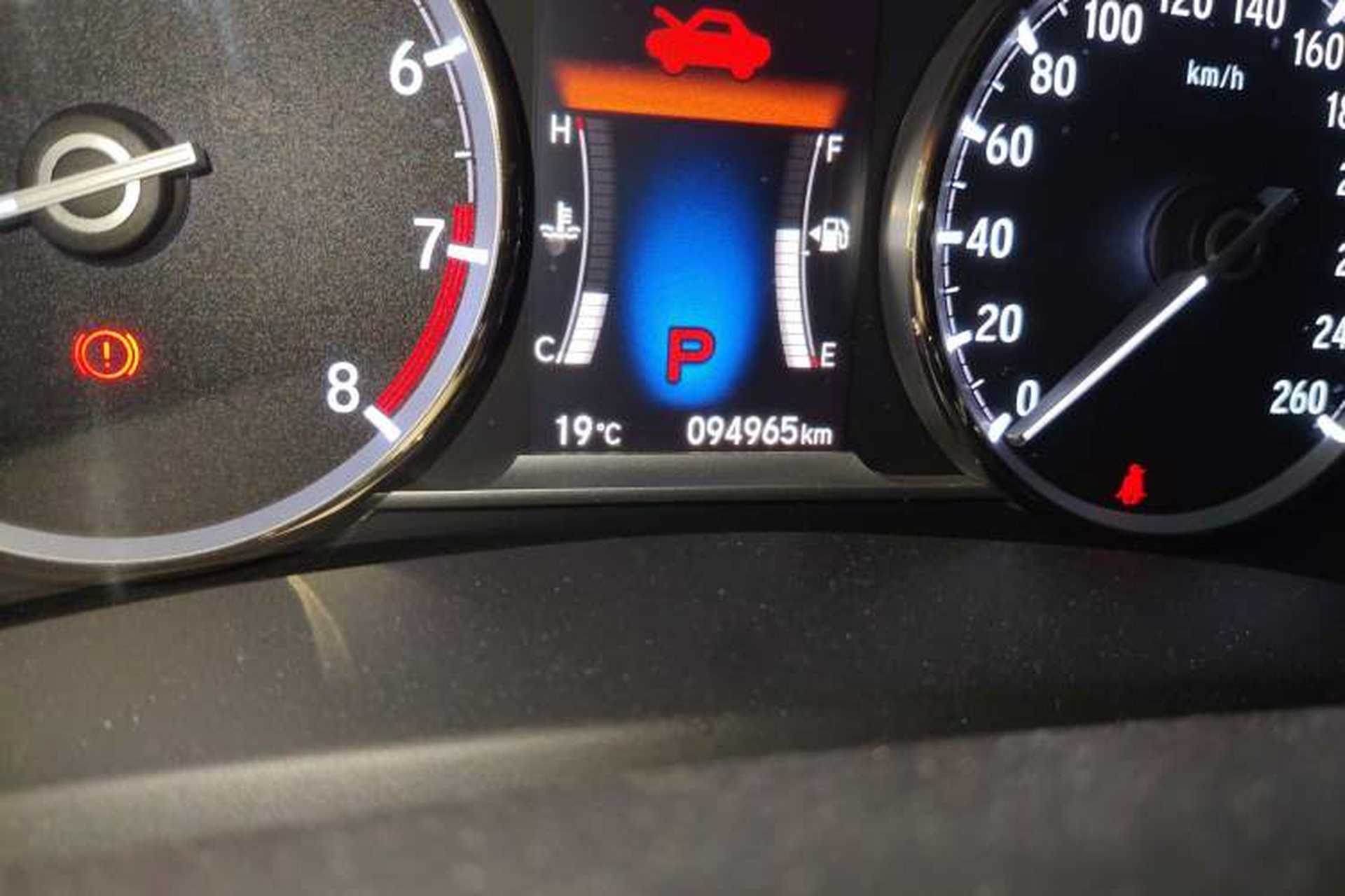 Used Honda Spirior 2015 2.4L Prestige Edition Odometer Close Up