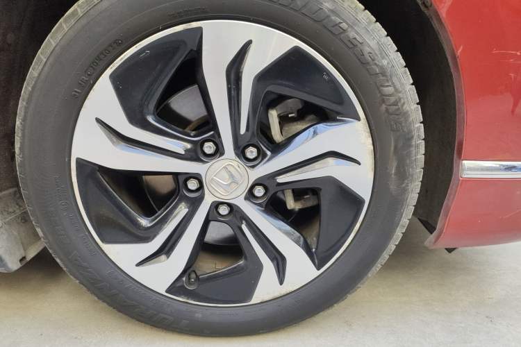 Used Honda Spirior 2015 2.4L Prestige Edition Right Front Wheel Hub
