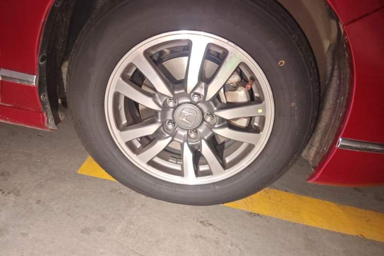 Used Honda Spirior 2015 2.0L Collector's Edition Right Front Wheel Hub
