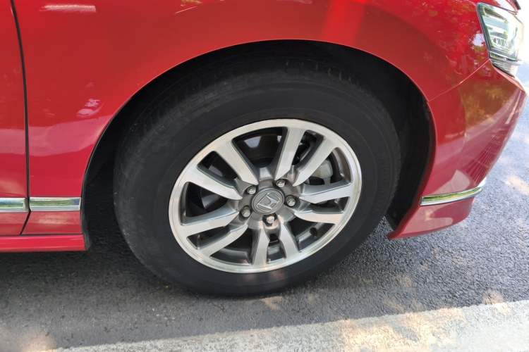 Used Honda Spirior 2015 2.0L Prestige Edition Right Front Wheel Hub