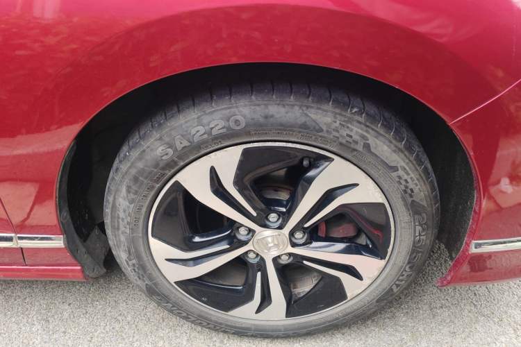 Used Honda Spirior 2015 2.4L Luxury Edition Right Front Wheel Hub