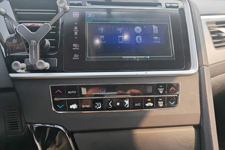 Used Honda Spirior 2015 2.0L Luxury Edition Audio And AC Panel