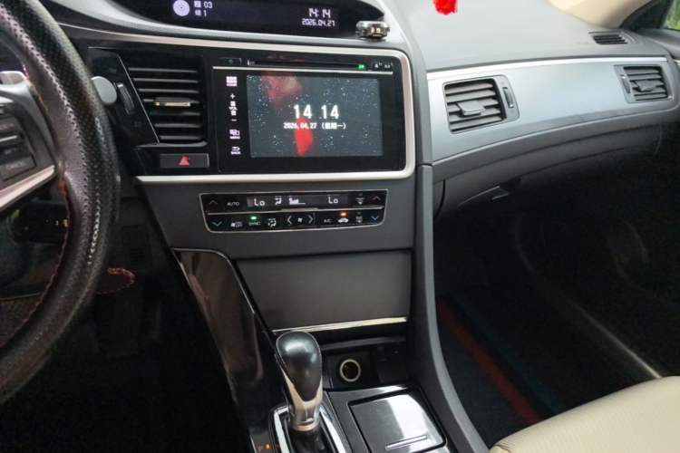 Used Honda Spirior 2015 2.0L Luxury Edition Audio And AC Panel