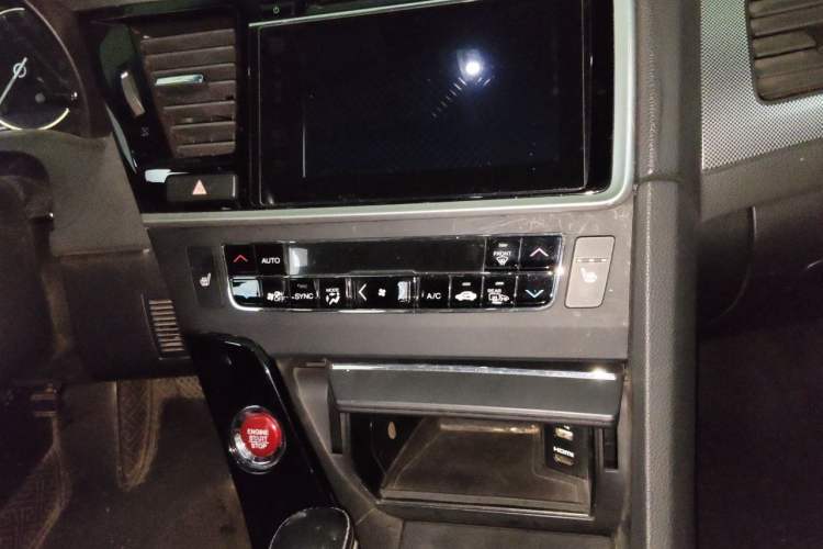 Used Honda Spirior 2015 2.4L Prestige Edition Audio And AC Panel