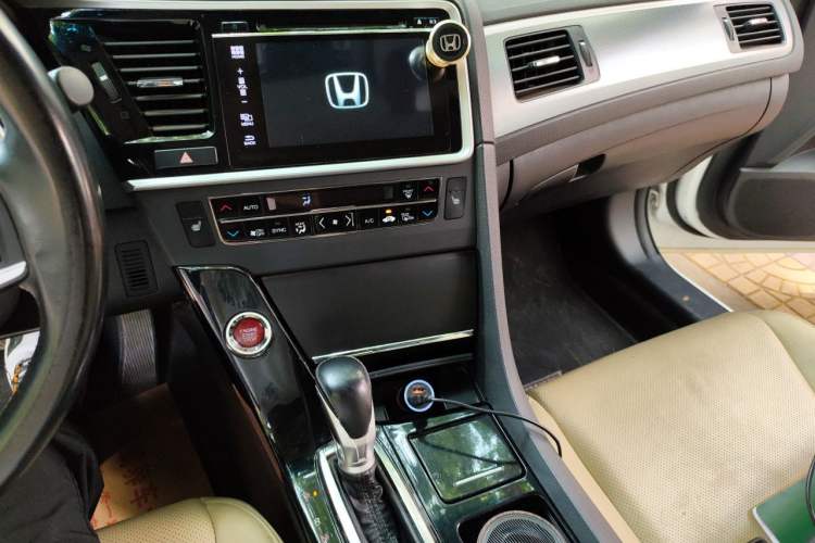 Used Honda Spirior 2015 2.4L Prestige Edition Audio And AC Panel