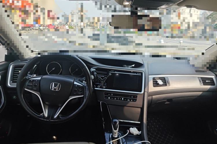 Used Honda Spirior 2015 2.0L Luxury Edition Center Console