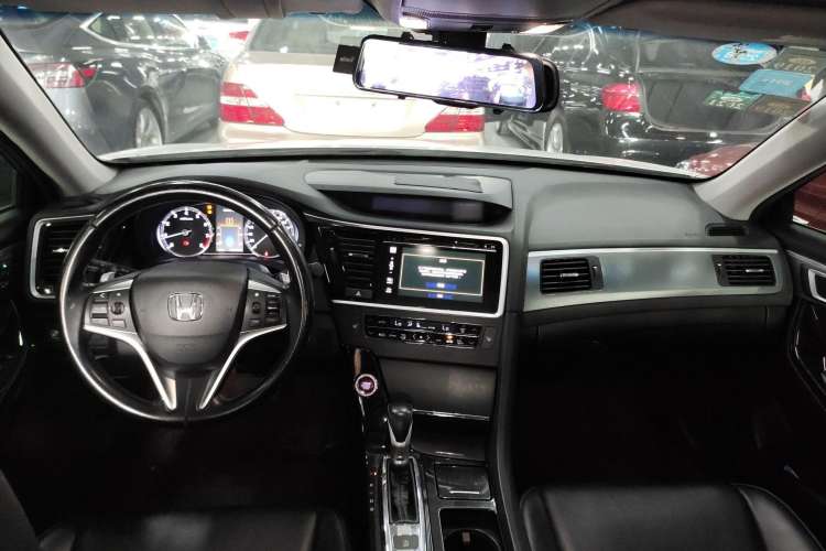 Used Honda Spirior 2015 2.4L Prestige Edition Center Console