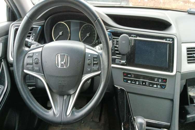 Used Honda Spirior 2015 2.0L Prestige Edition Center Console