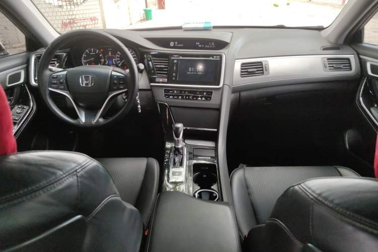 Used Honda Spirior 2015 2.0L Prestige Edition Center Console