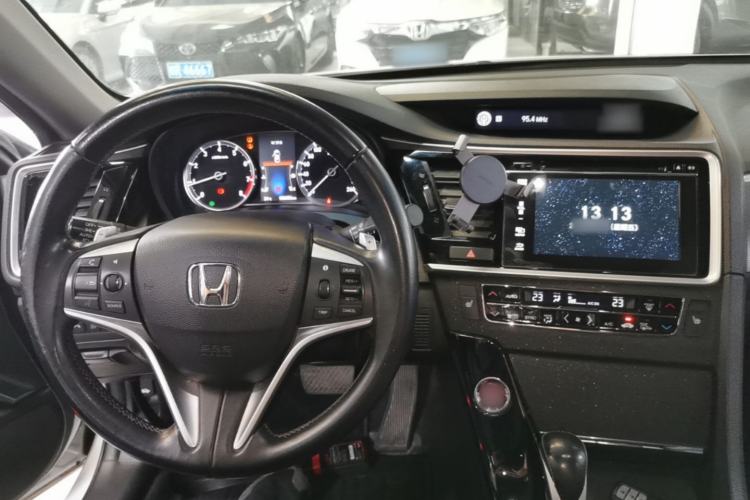 Used Honda Spirior 2015 2.4L Prestige Edition Center Console