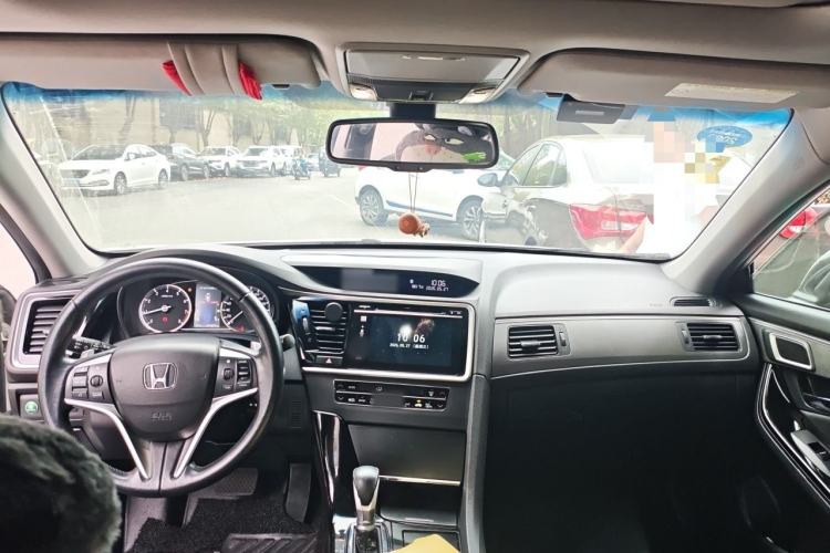 Used Honda Spirior 2015 2.0L Prestige Edition Center Console