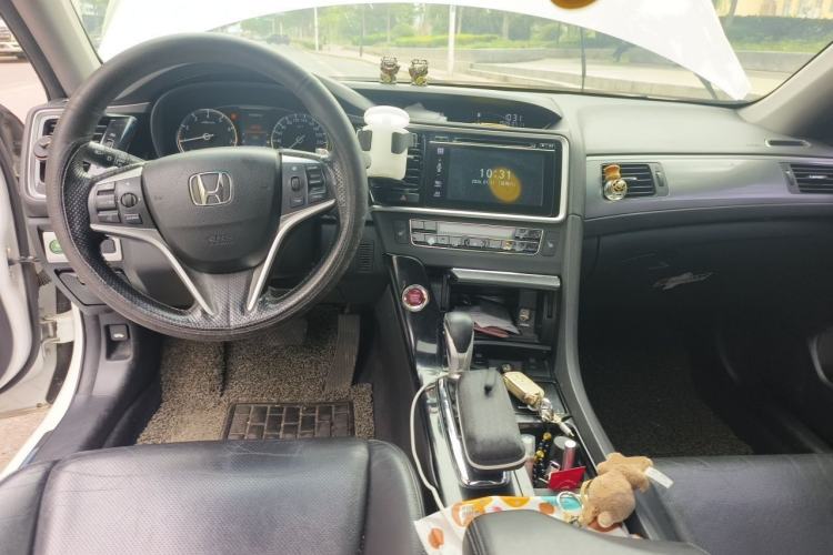 Used Honda Spirior 2015 2.4L Prestige Edition Center Console