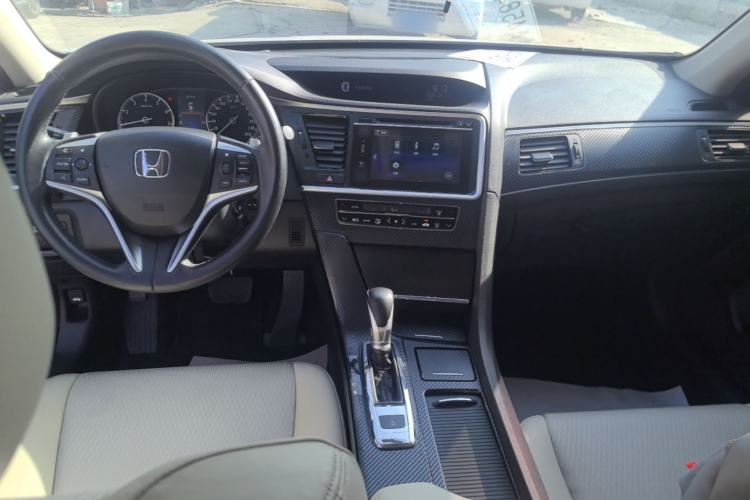 Used Honda Spirior 2015 2.0L Luxury Edition Center Console