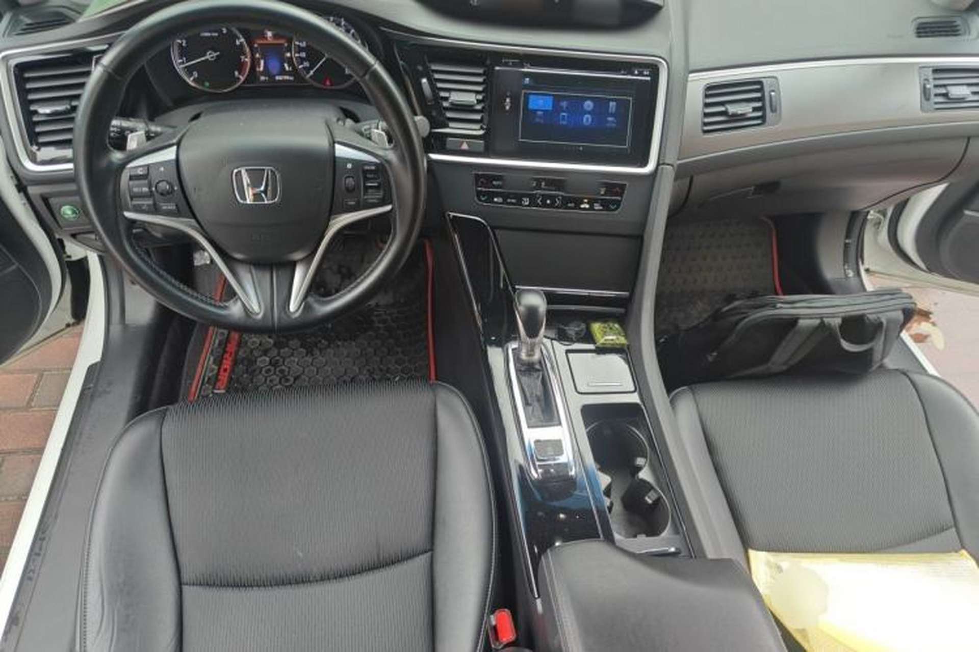 Used Honda Spirior 2015 2.0L Prestige Edition Center Console