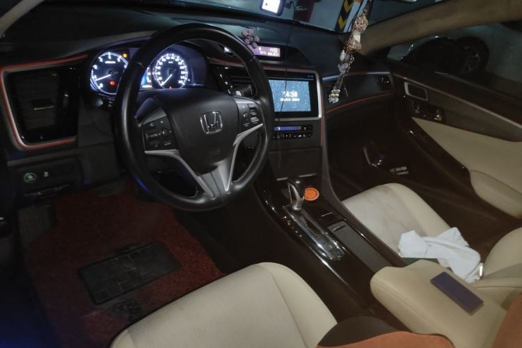 Used Honda Spirior 2015 2.0L Prestige Edition Center Console