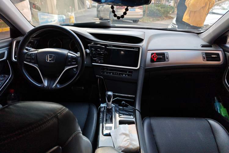 Used Honda Spirior 2015 2.0L Prestige Edition Center Console